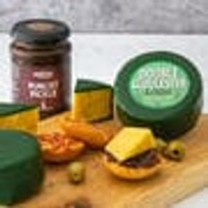 Double Gloucester & Chive Cheese Truckle
