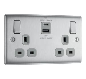 BG Electrical 45W Double Switched Wall Socket with USB-A/C