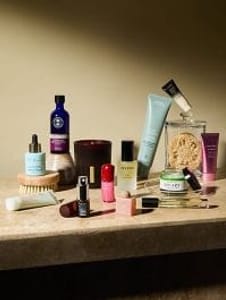 The Harper's Bazaar Icons Beauty Box