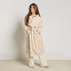 OHS Tufted Pumpkin Fleece Dressing Gown - Cream