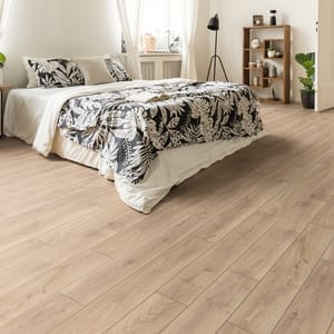 Wickes Clovelly Light Oak 12mm Laminate Flooring - 1.48m