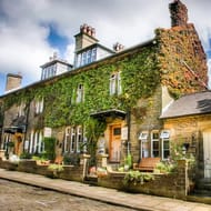 One Night UK Staycation Break for 2 People & Breakfast Included