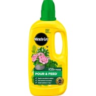 Miracle-Gro Pour and Feed Liquid Plant Food, 1 L